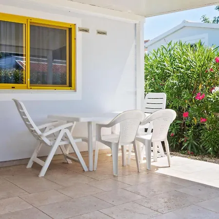 Holiday home Exquisite Mobile In With Garden